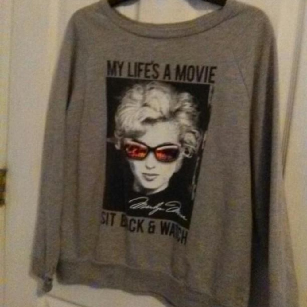 A quoted sweater